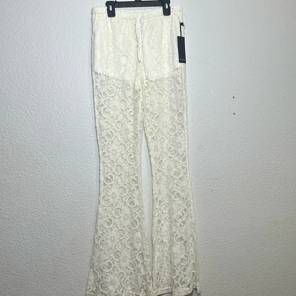 Forever 21 Cream Pull On Sheer Lace Flare Pants Womens Size Medium NWT - Picture 2 of 10
